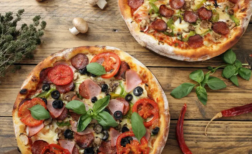 Jakie dodatki do pizzy? Inspiracje i praktyczne porady