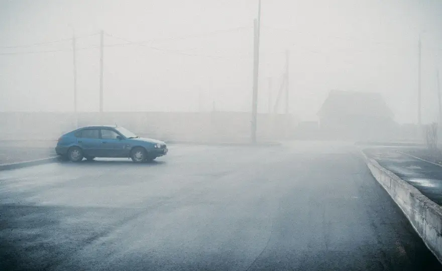 Conducir con niebla - Evita 3 errores clave y llega seguro