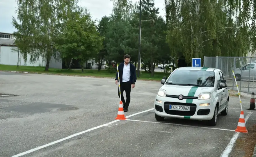 Jak przełożyć egzamin na prawo jazdy i uniknąć dodatkowych kosztów