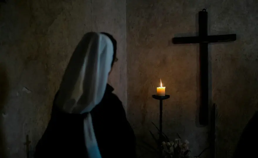 Czy masturbacja bez orgazmu to grzech? Odkryj kontrowersje i naukę Kościoła