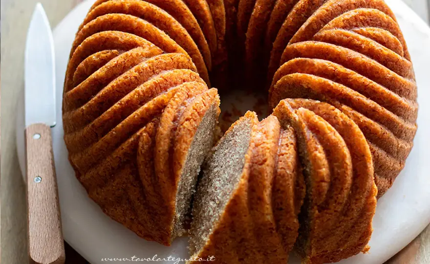 Torta di cachi e mele soffice e ben cotta - ricetta e consigli