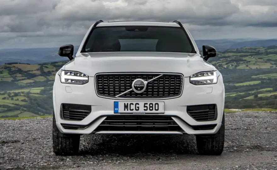 Volvo XC90 2020 - Silniki, ceny i opinie. Na co uważać przed zakupem?