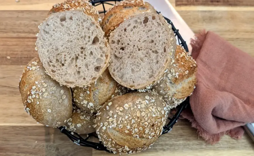 Haferbrot mit Sauerteig - so gelingt es saftig und aromatisch