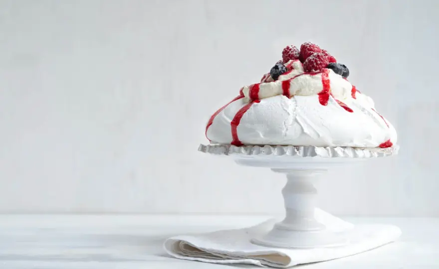 Pavlova i långpanna - så får du en stabil och fräsch dessert
