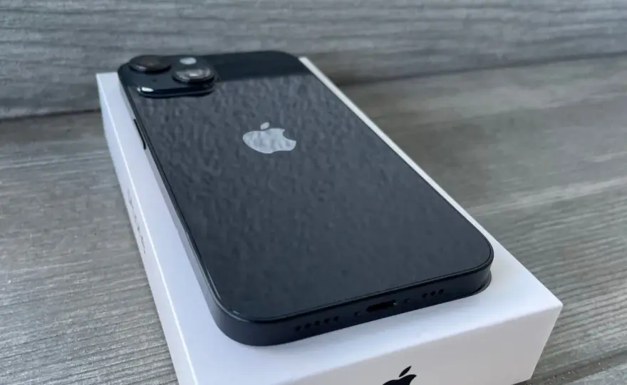 Kiedy kupić iPhone'a najtaniej? Kalendarz promocji i triki