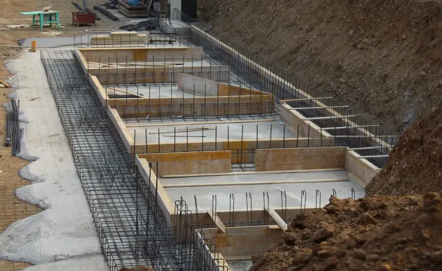 Ile betonu na ławy fundamentowe - Precyzyjne obliczenia krok po kroku