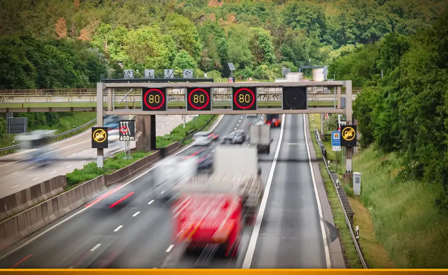 Tempolimits in Litauen - Was Pkw und Lkw beachten müssen