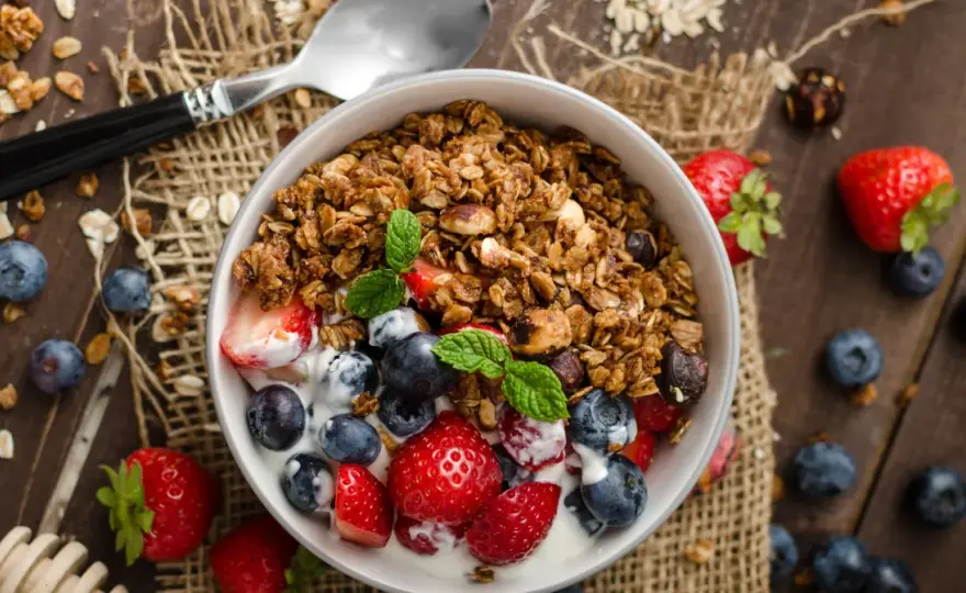 Granola - Zdrowa czy pułapka? Jak wybrać dobrą granolę?