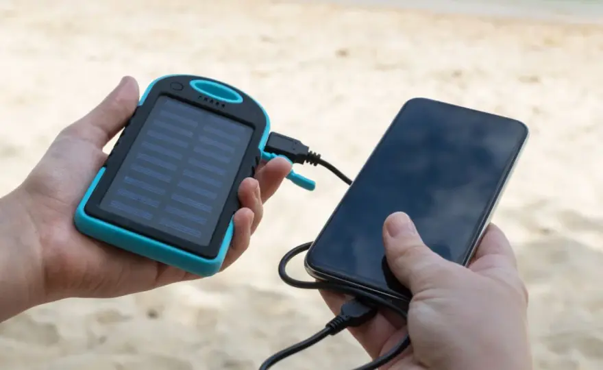 Power bank solarny: czy warto? Wybierz najlepszy model na 2026!