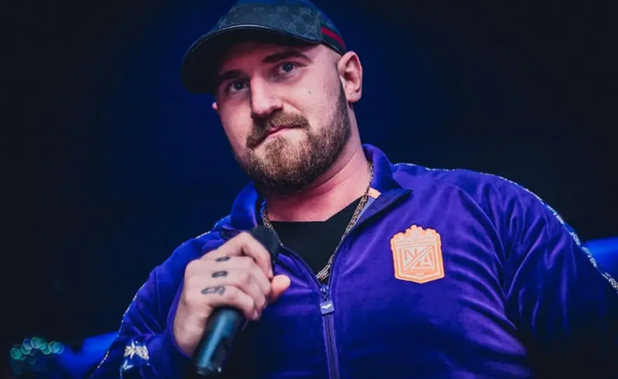 Ile wzrostu ma Kizo? Sprawdź fakty i dane z Fame MMA