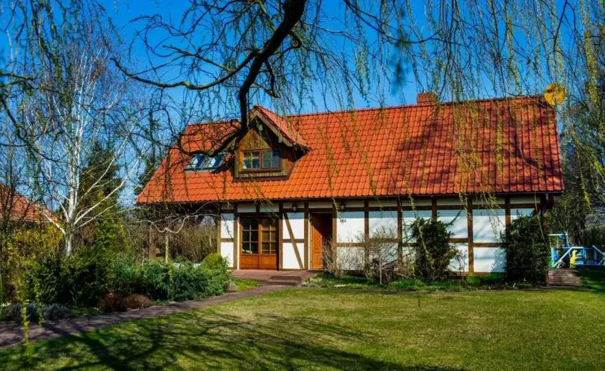Luksusowa agroturystyka nad morzem - jak wybrać idealny nocleg?