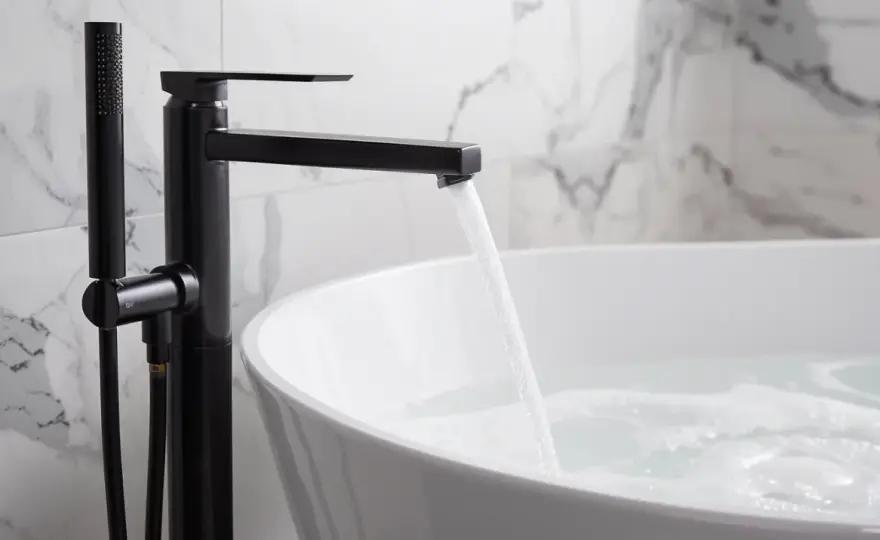 Czarna bateria wannowa Grohe: Elegancja w Twojej łazience