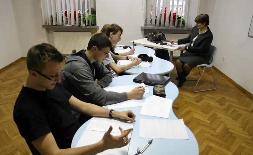 Czy korepetycje są legalne w Polsce? Obowiązki prawne i podatkowe wyjaśnione