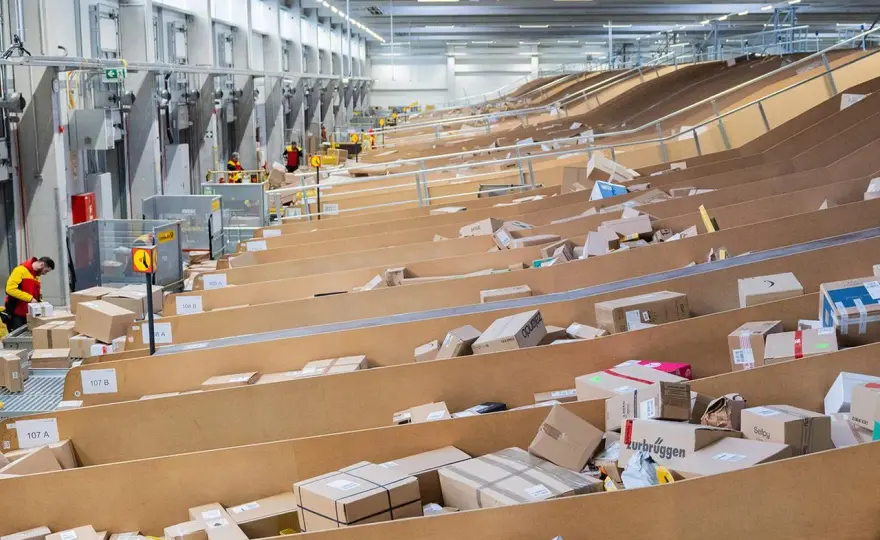 DHL-Zentrallager erklärt - Paketzentrum oder Fulfillment-Lager?