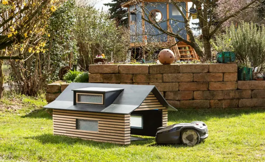 Mähroboter-Garage selbst bauen - so gelingt der Unterstand