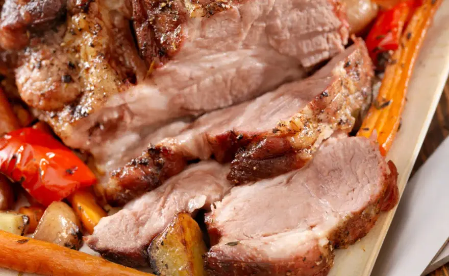 Łopatka wieprzowa: 7 przepisów na soczyste dania. Sekrety mistrza!