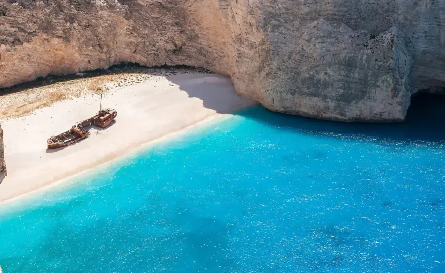 Navagio (Zakintos) - Jak zobaczyć Zatokę Wraku bez tłumów?