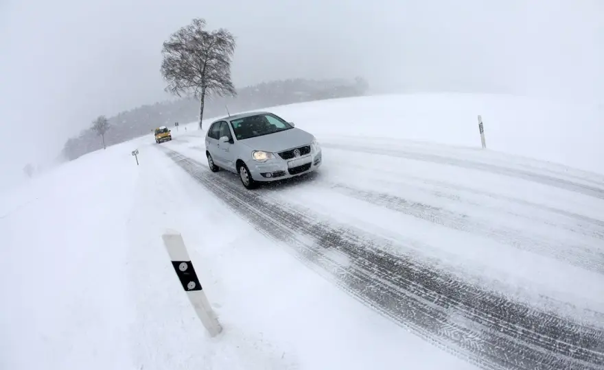 Nieve al volante - Conduce seguro y evita riesgos innecesarios