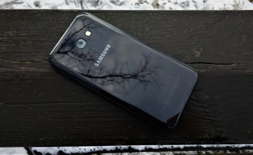 Galaxy A5 2017 (SM-A520F) - Czy ma jeszcze sens? Sprawdź!