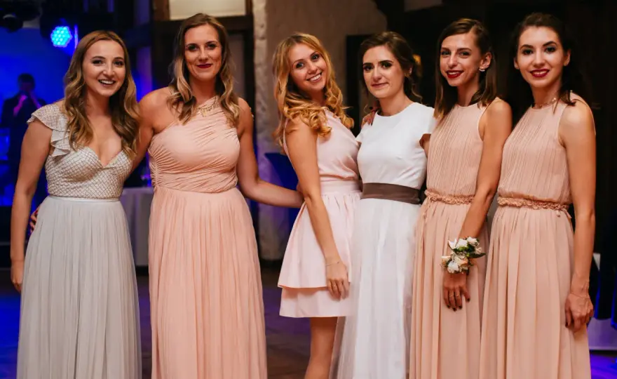 Druhny na weselu - rola, obowiązki i stylizacje