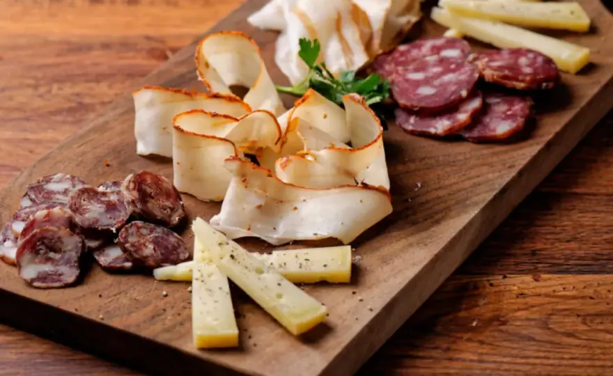 Tagliere perfetto - L'arte di abbinare sapori e vini