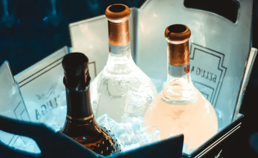 Temperatura zamarzania alkoholu - Dlaczego wódka nie zamarza w domu?