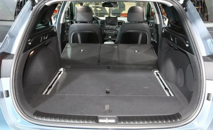 Kia Ceed bagageutrymme mått - hur rymlig Ceed SW egentligen är