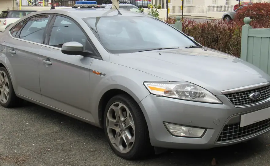 Pojemność baku Ford Mondeo MK4 – ile litrów naprawdę zmieści?