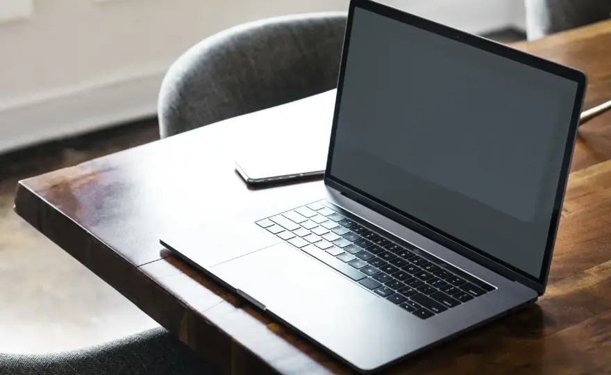 Ewolucja rozrywki online w Polsce: od pierwszych stron do VR