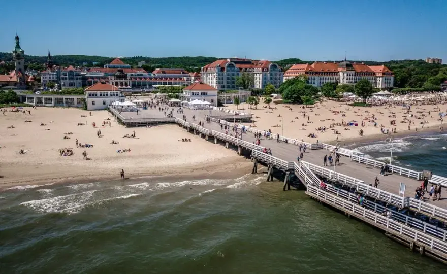 Czy Bałtyk jest czysty? Sprawdź jakość wody i ryzyka kąpieli