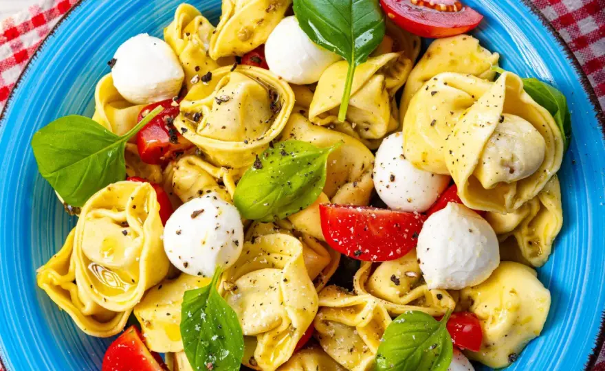 Tortellini-Salat: So gelingt die perfekte Balance