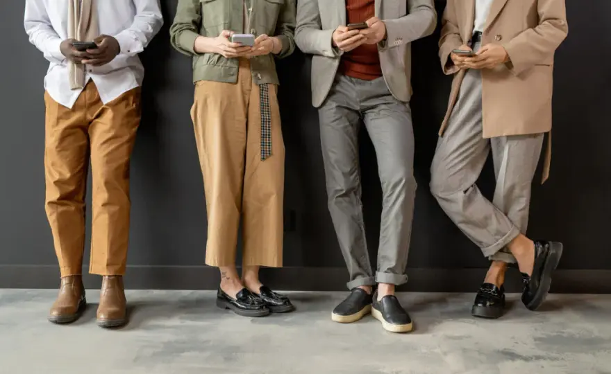 Casual style co to znaczy? Poznaj sekrety nieformalnej mody