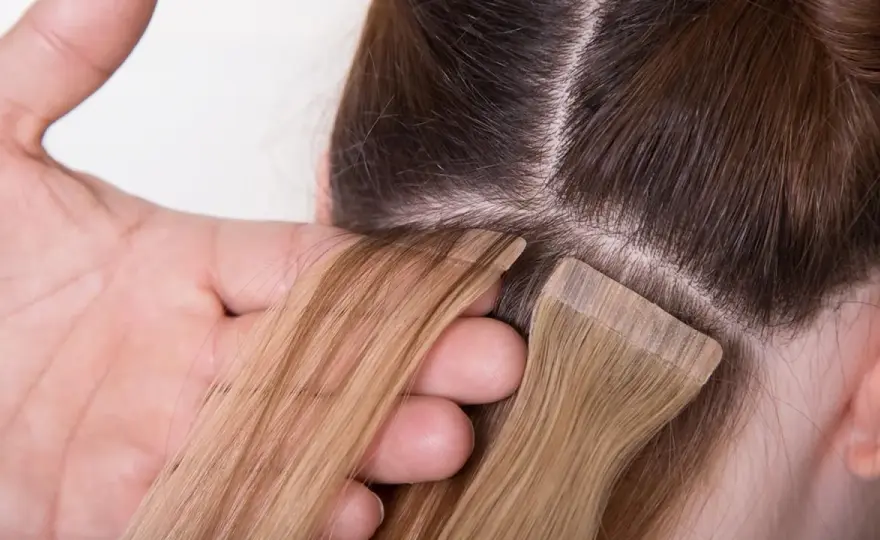 Extensiones adhesivas - colocación, cuidados y precio en España