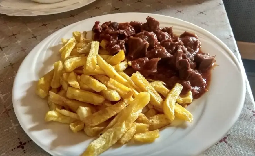Węgry: Ile kosztuje obiad? Ceny jedzenia i jak nie przepłacić!
