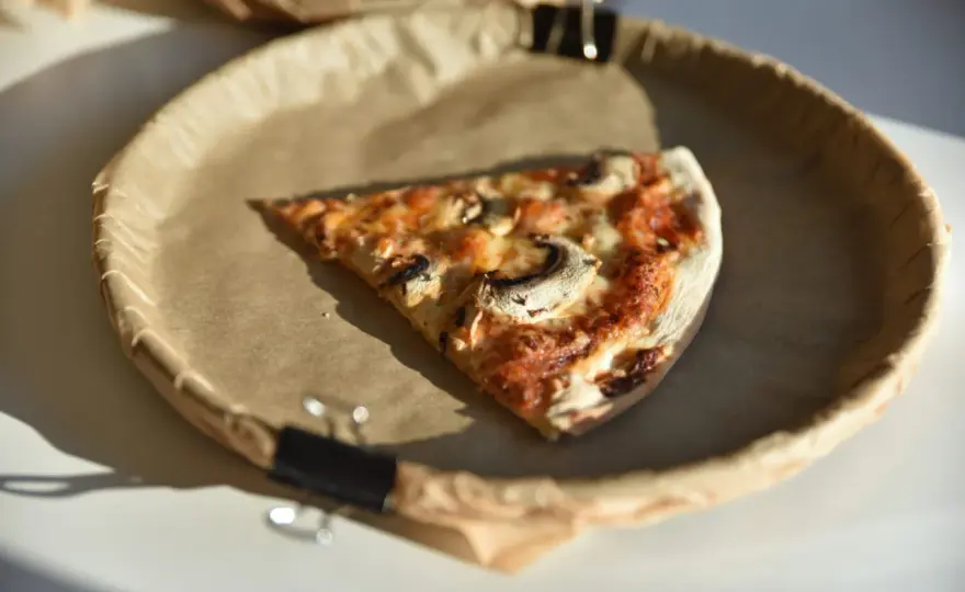 Ile kalorii ma pizza - Sprawdź konkretne liczby i jak je obniżyć