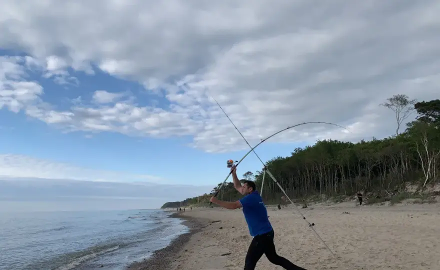 Wędka surfcastingowa na Bałtyk: Jak wybrać i nie żałować?