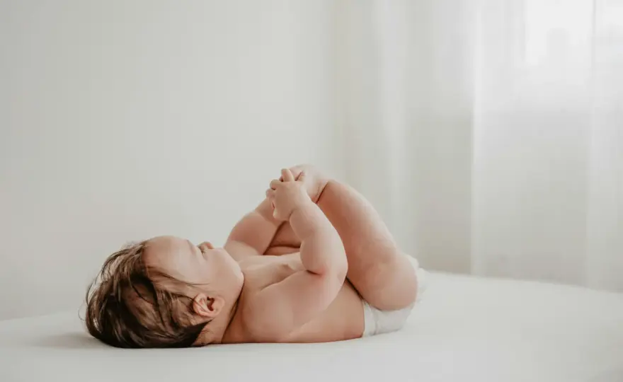 Culetto rosso nei bambini - cause, rimedi e segnali