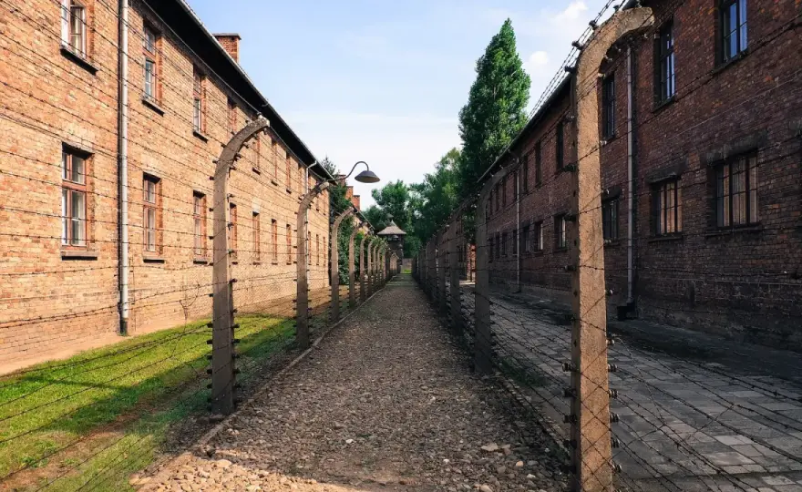 Zwiedzanie Auschwitz-Birkenau - Opinie i jak zaplanować wizytę?