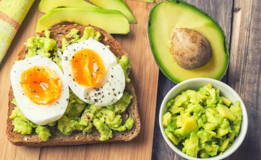 Jak uratować guacamole przed brązowieniem? Proste sposoby na świeżość