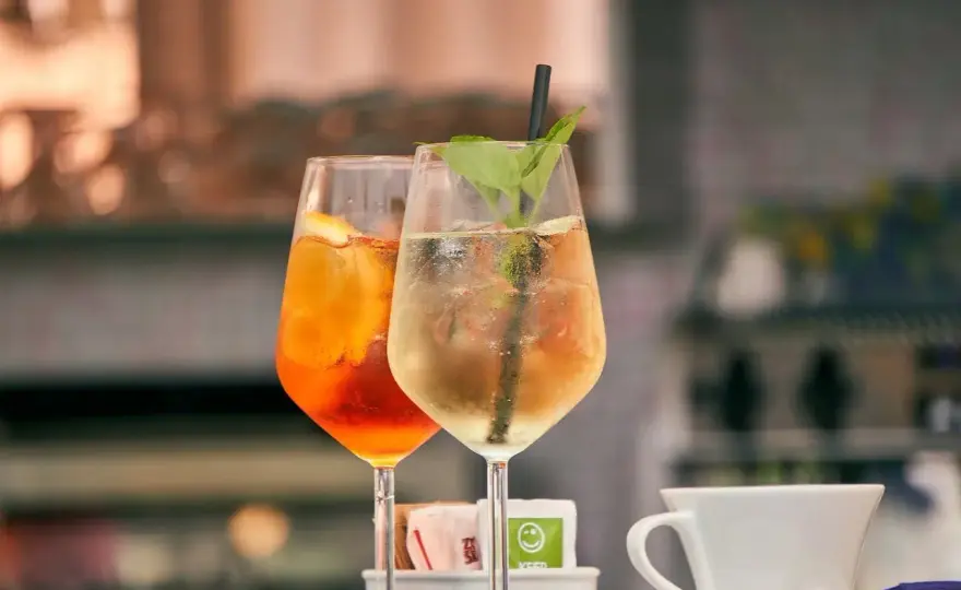 Drinki z Campari - Jak okiełznać gorycz i stworzyć idealny balans?