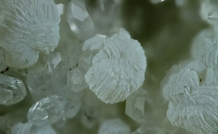 Prehnit - Mineralogische Fakten, Bestimmung und Pflege