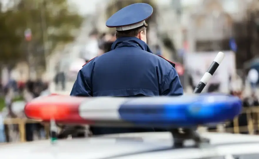 Zarobki w policji kryminalnej - poznaj aktualne pensje i dodatki specjalne