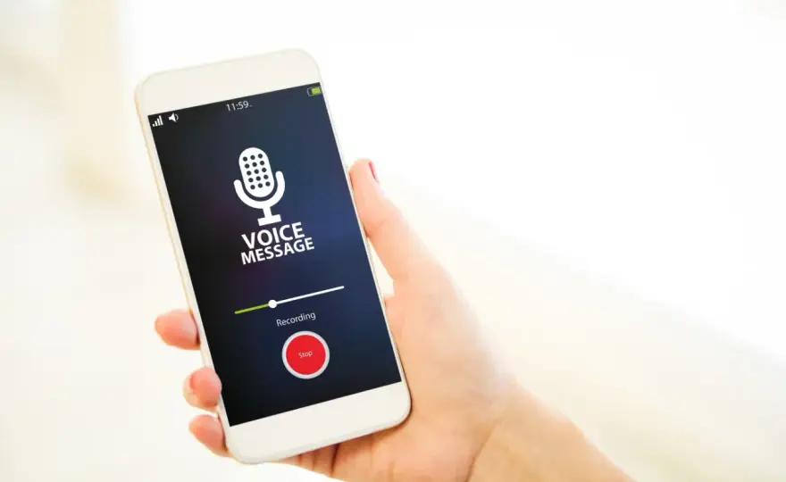 Dyktafon w telefonie - Jak nagrywać, poprawić jakość i wybrać sprzęt?