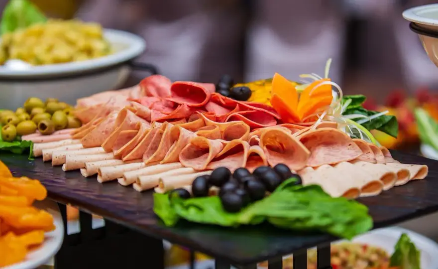 Repas champêtre 50 personnes - Guide complet pour un buffet réussi