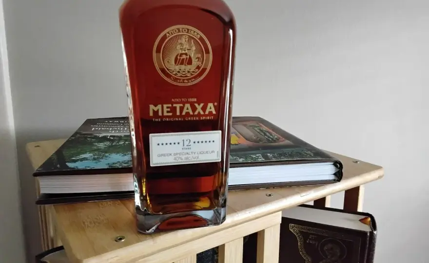 Metaxa - co to za trunek i jak go pić? Dowiedz się, którą wersję wybrać