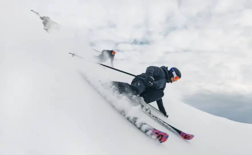Esquí alpino invernal - Baja con control y seguridad