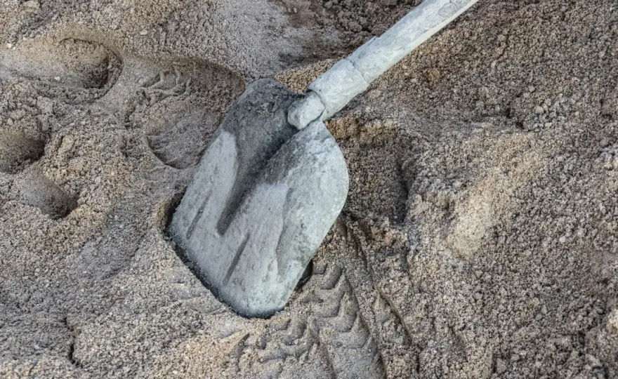Ile cementu na m3 betonu? Uniknij błędów - sprawdź proporcje!