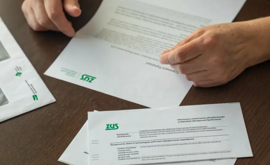 Jak przejść na emeryturę? Planowanie, ZUS i finanse