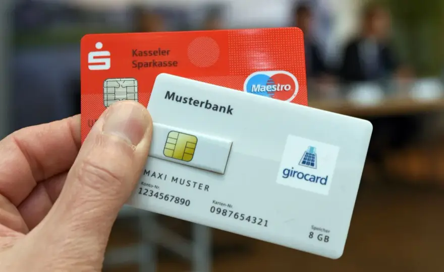 EC-Karte heute erklärt - girocard, Debitkarte und Kreditkarte