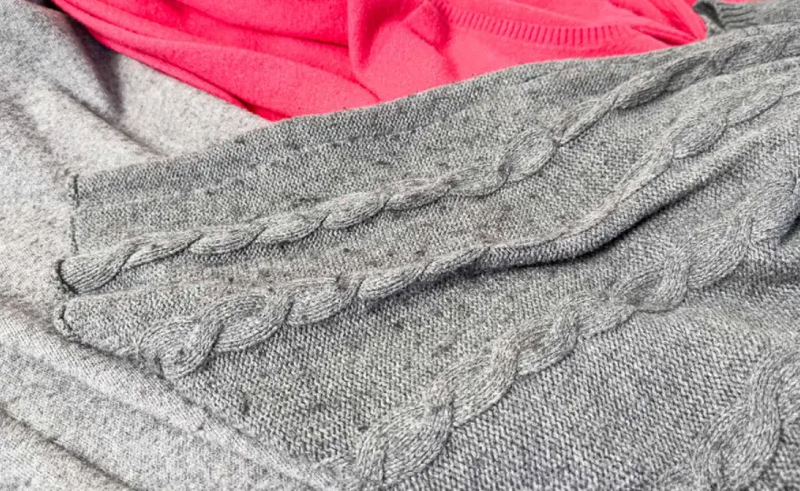 Pilling reklamieren? Wann es geht & wie du Kleidung schützt